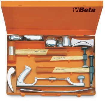 1369 /C11-ASSORTMENT OF 11 TOOLS IN CASE